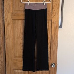 Stylish Black Yoga Pants with Gray Waistband
